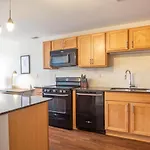 Landing Modern Apartment With Amazing Amenities